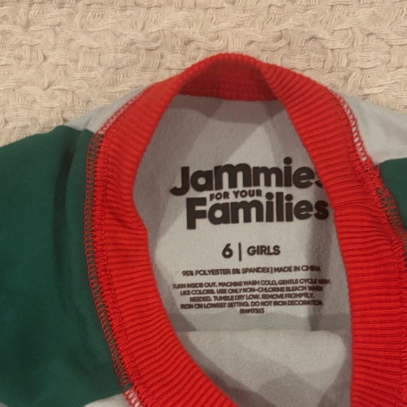 Mini Bear and Elf Kids Pajama Set - Picture 7 of 9